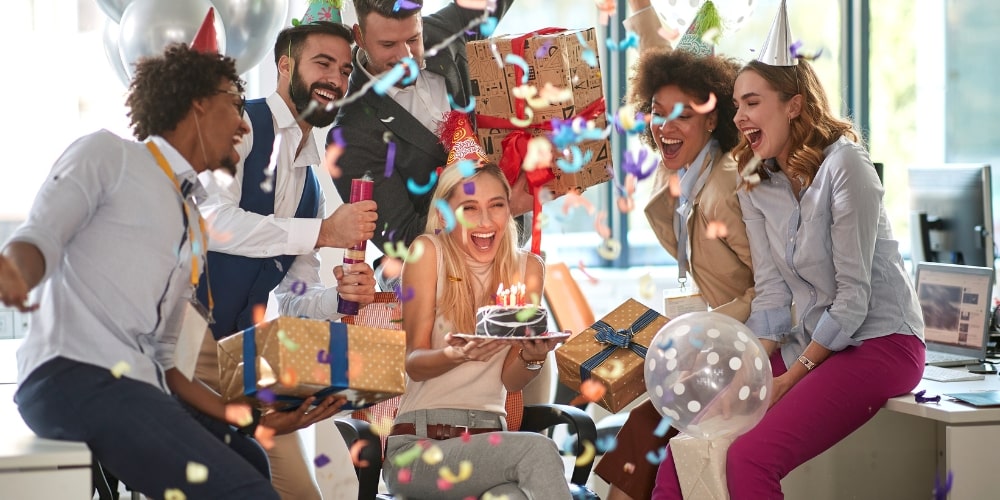 15 ایده هدیه تولد برای کارمندان